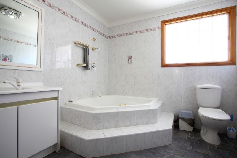 Top Bathtub Installation Companies in Crescent City, FL